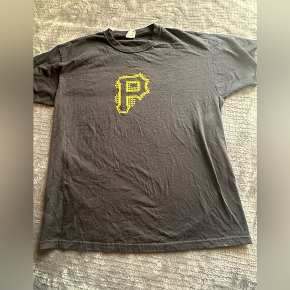Unisex size XL Pittsburgh pirates baseball short sleeve tshirt. - Picture 3 of 6